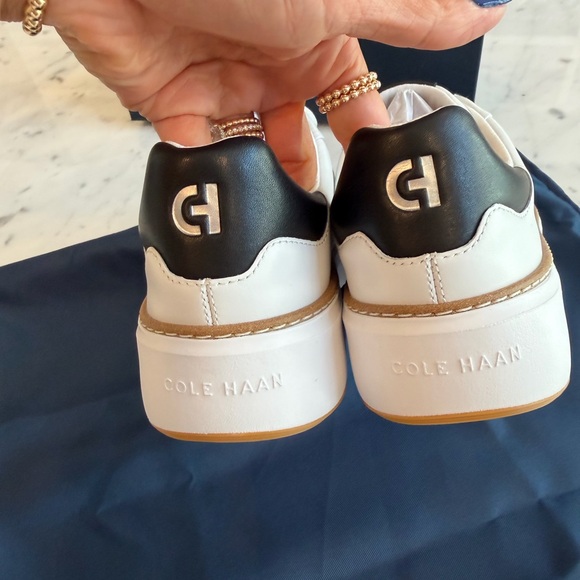 Cole Haan Women's Topspin White Leather Sneakers Size 8 - Picture 4 of 7